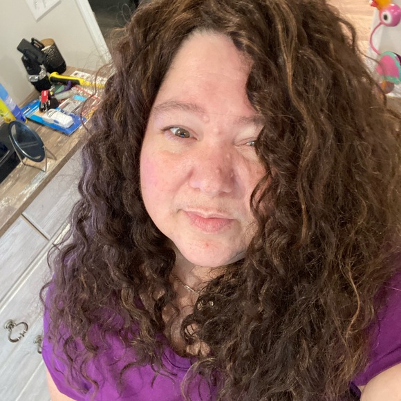 Reposhing a human hair wig I bought here, color is too dark for me - 26-28 inch - Picture 7 of 12